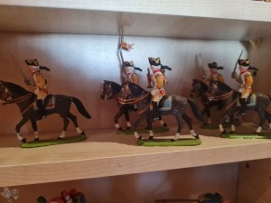 5 Zinnfiguren zu Pferd – Kavalleristen der Napoleonischen Epoche  