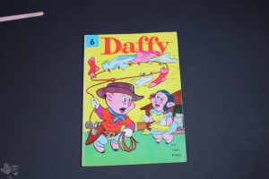 Daffy 6
